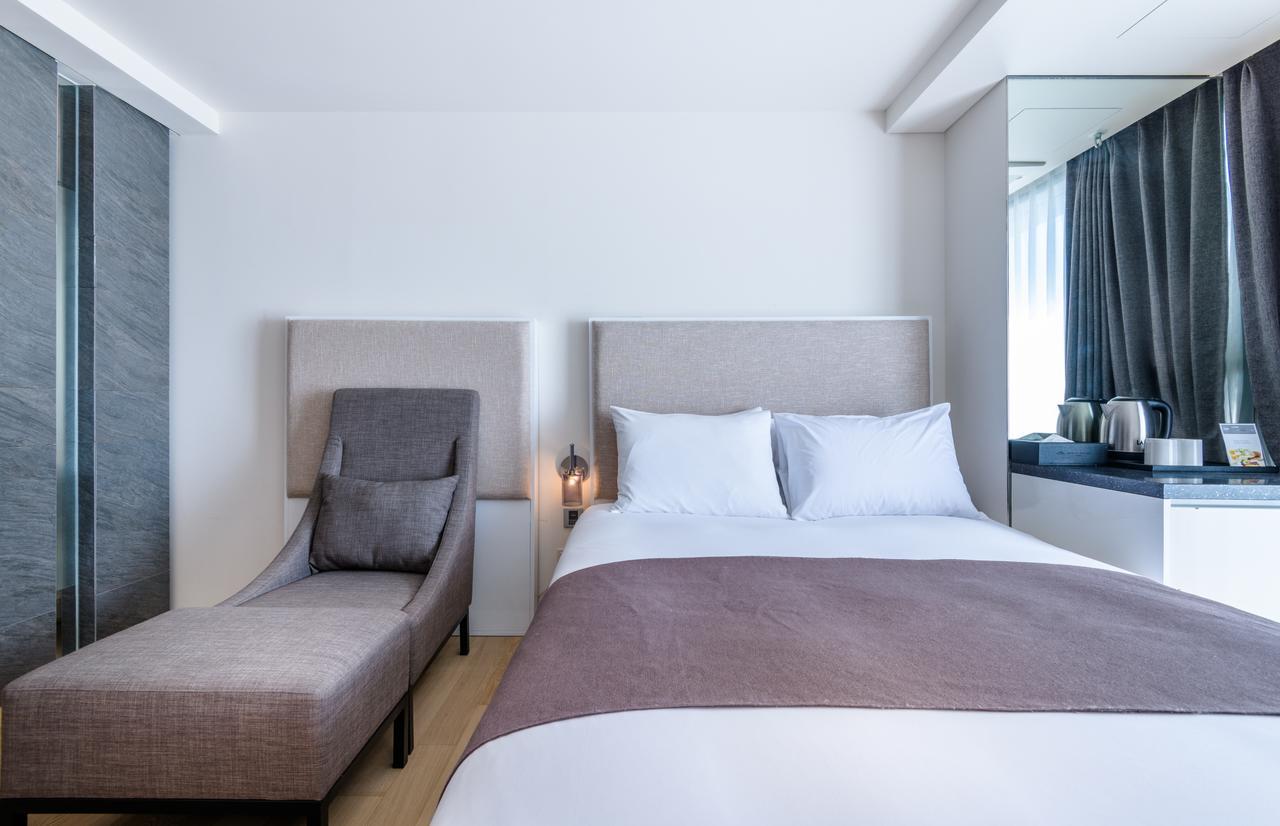 Brown Suites Hotel And Resort Jeju Exterior photo